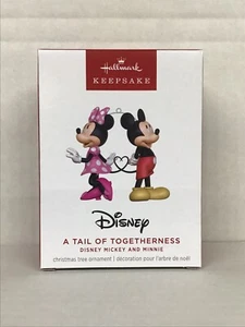 A TAIL OF TOGETHERNESS ~ Disney ~ Mickey Mouse ~ 2024 Hallmark Keepsake Ornament - Imagen 1 de 2