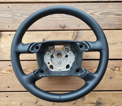 VW Transporter 2003-2009 NUOVO volante in pelle nera Multivan Caravelle NUOVO - Image 1 of 4