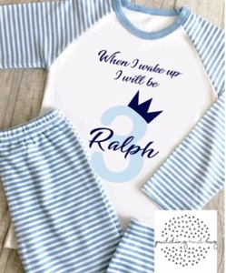Personalisierter Jungen-Schlafanzug 3. Geburtstag 3. Wenn ich aufwache, werde ich drei Pyjama sein - Bild 1 von 1