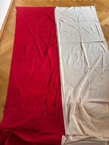 Flagge rot-weiß mit 3 Ösen, wetterfester Stoff, 1,50 x 3,80 m, leicht vergilbt - Bild 1 von 2