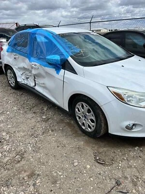 Medidor de flujo de aire de inyección de combustible usado se adapta a: Ford Focus 2012 gasolina 2,0 L VIN 2 8º Foto 1 de 4