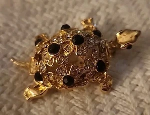 Schildkröte Brosche Anstecknadel Vintage Strass und goldfarbene Anstecknadel 2,25" x 1,25" - Bild 1 von 6