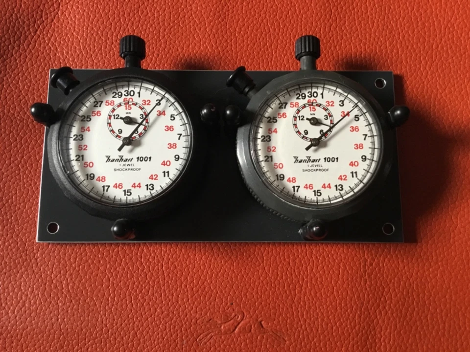 PAIRE DE CHRONOMETRES HANHART AVEC RATTRAPANTE POUR COURSES /RALLYES AUTOMOBILES - Photo 1/4