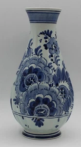 VINTAGE DELFT DELFTS HOLLAND HAND-PAINTED VASE #146 PALE BLUE SIGNED & NUMBERED - Picture 1 of 5