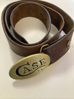 Hebilla de cinturón de metal vintage estuche tono dorado XX forma ovalada 2” y cinturón de cuero Foto 1 de 4