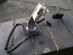 KAWASAKI Z750R LBF 2011-12 ORIGINAL FUEL PETROL GAS LEVEL SENDER - Picture 1 of 8