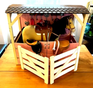 OG Our Generation Horse Barn Saddle Up Stable + American Girl Horse + Acc's, EUC - Bild 1 von 16
