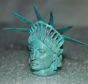 STATUE of LIBERTY Thimble - SCULPTED by BLAS SERVIN SL01 - PARAGUAY 2" tall - Picture 1 of 5