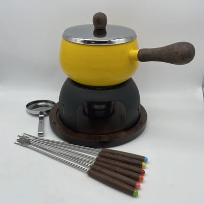 Juego de fondue vintage MK esmalte amarillo 2 cuartos base mango madera 6 horquillas años 70 completo Foto 1 de 4