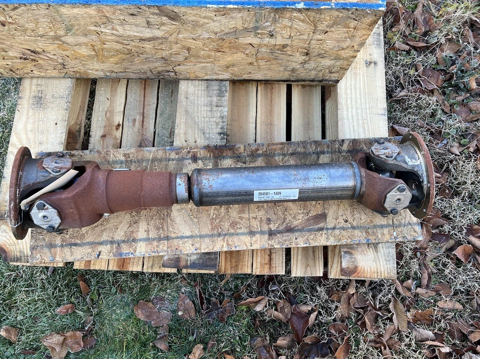 Eje de hélice DANA / SPICER 2520-01-171-2360.  P/N 204581-1409. Camión M939 Plus. Foto 1 de 4