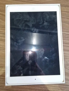 Apple iPad Air 1st Gen 9.7 A1474 - Spares or Repair - Picture 1 of 5