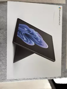 Microsoft Surface Pro 9 13" (12th Gen.) W/Surface Pro Signature Keyboard - Picture 1 of 6