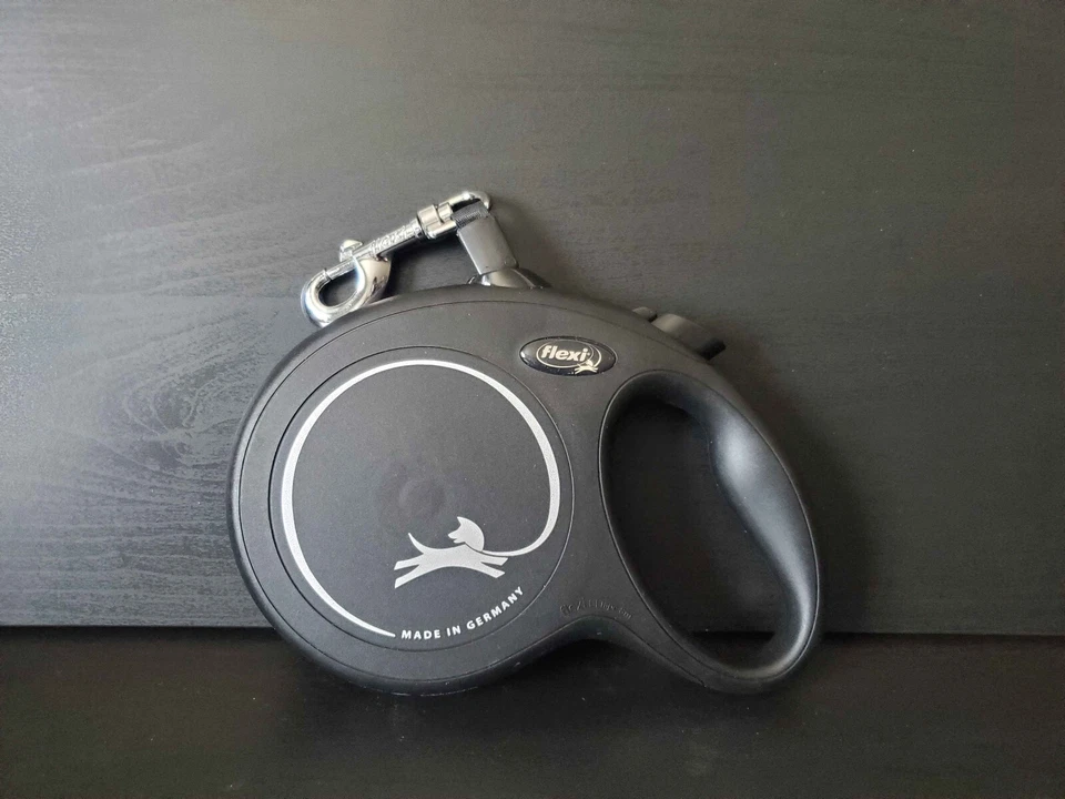 Fita de coleira retrátil Flexi 26 pés - Preta - Imagem 1 de 1