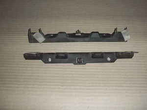 Renault Clio 1 - 2x Original Kabelführung Stoßstange hinten 7700797663 - Bild 1 von 3