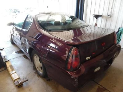 Consola central inferior delantera usada se adapta a: Chevrolet Monte Carlo 2003 piso delantero bajo Foto 1 de 4