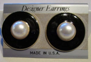 DESIGNER EARRINGS Black Enamel With Faux Pearl Clip-On Earrings 1 3/8" NWT - Picture 1 of 4
