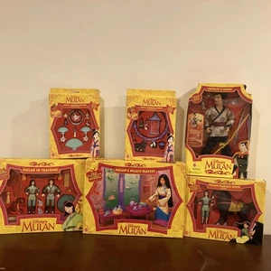 Menge 6 Neu im Karton Disney Mulan Mattel Spielsets Spielzeug Figuren  - Bild 1 von 7