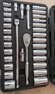 Gearwrench 33 Piece 1/2 Inch, star key, Ratchet and Socket Set, Used - Image 1 of 4