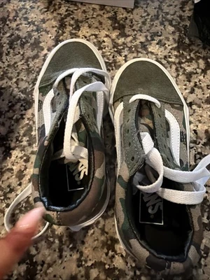 Vans Niños Talla 11 Camuflaje Oliva Con Cordones Foto 1 de 4