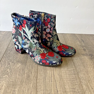Unisa Floral Embroidered Ankle Boots Women’s Sz 7 - Image 1 of 4