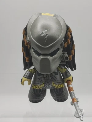 AVP Alien vs Predator Titans 4.5" Vinyl Figure Lootcrate Exclusive with Staff - Image 1 of 4