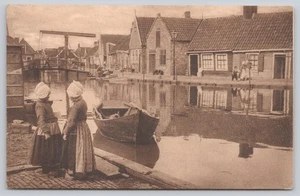 Postcard Volendam Holland Canal Bridge Boat Women 1910s View - Picture 1 of 2