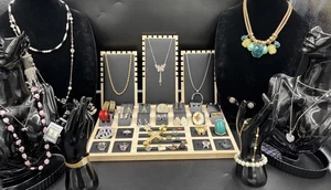 Vintage Jewellery* bulk lot mixed Estate jewellery Lot. * Read* - Picture 1 of 19