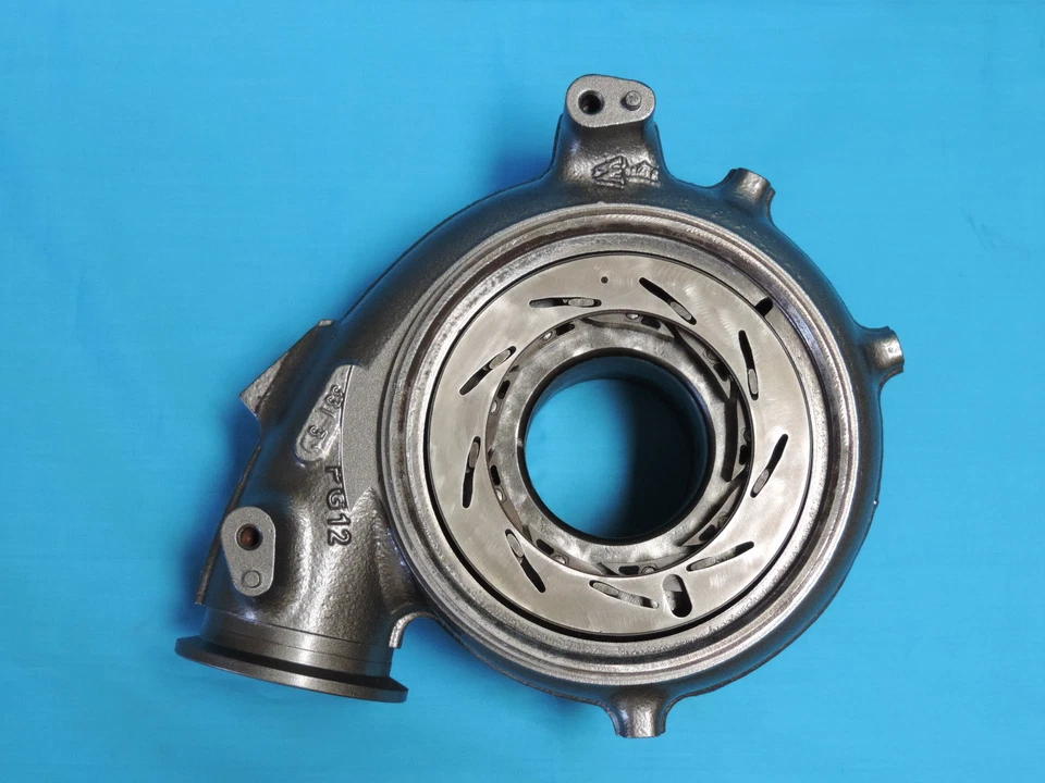 Carcasa de turbina turbo Garrett genuina Ford Otosan serie F Super Duty 2004-2007 Foto 1 de 4