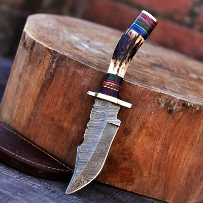 Cuchillo desollador de caza de acero Damasco personalizado mango de asta de ciervo protector de latón EDC Foto 1 de 4