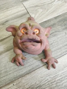 Vintage 1987 Boglins SQUIDGE Puppet Rubber Monster Seven Towns Mattel Toy - Picture 1 of 7
