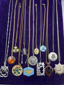 JOB LOT X 13 VINTAGE COSTUME JEWELLERY  NECKLACES - Picture 1 of 5