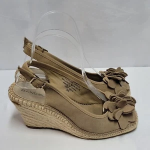 BANDOLINO Womens Tan Suede Peep Toe Wedge Leather Shoes  Flower Bow Sz 7M - Picture 1 of 8