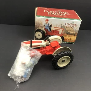ERTL Collectibles 1:16 Foxfire Farm Jim #7 Ford 901 Tractor Lowell Davis Open - Picture 1 of 11