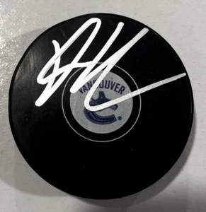 DANTON HEINEN SIGNED VANCOUVER CANUCKS HOCKEY PUCK W/ CASE COA - Picture 1 of 1