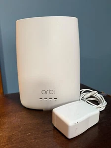 NETGEAR Orbi AC2200 (CBR40) Tri-Band WiFi Cable Modem Router, 2.2 Gbps - Afbeelding 1 van 3