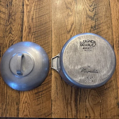 Винтажный магналит Wagner Ware No4249; 6 кварт. Квартовый горшок для голландской печи с крышкой - Изображение 1 из 4