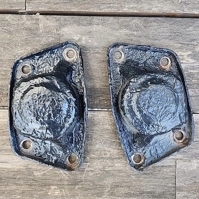 Par de cubiertas de barra de torsión Porsche 356 C con soporte de placa de resorte de orificio central Foto 1 de 4