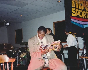 RIDDICK BOWE BOXEN HOFer AUTHENTISCHES ORIGINAL GEBURTSTAGSPARTY FOTO 8-10-93 - Bild 1 von 2