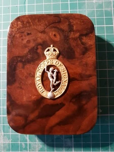 Ditty/ Andenkenbox mit 2. WK Royal Signals Mützenabzeichen. - Bild 1 von 5