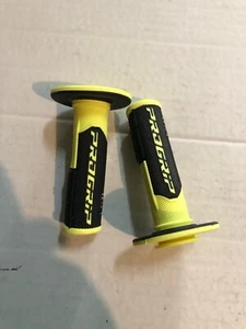 MANOPOLE COPPIA PROGRIP PRO GRIP YELLOW FLUO BLACK MODELLO 801 CROSS ENDURO - Foto 1 di 1