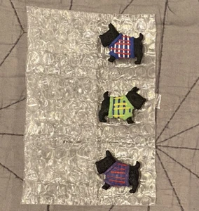 Scottie Dog Wearing Sweaters Lot Of 3 Button Covers Hinged Back Vintage Novelty - Picture 1 of 5