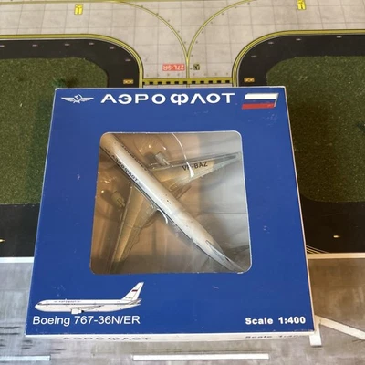 1/400 Flightline 400 Aeroflot 767-36N VP-BAZ Foto 1 de 4