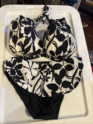 Parte inferior de bikini floral blanco y negro Venus 6 Top D Foto 1 de 3