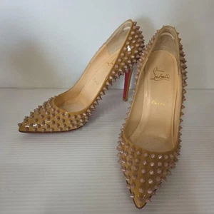 Christian Louboutin decolte tacco borchie pelle beige EU38,5/US8,5 originali dal Giappone - Foto 1 di 24