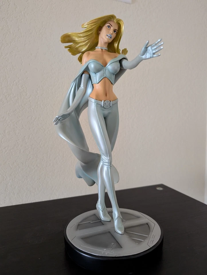 Estátua retrô rainha branca edição limitada Bowen Designs Emma Frost - Imagem 1 de 4