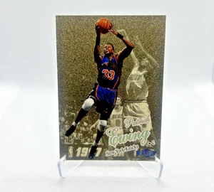 Patrick Ewing - Medallón Ultra Dorado 1997-98 #63G - New York Knicks - Imagen 1 de 2
