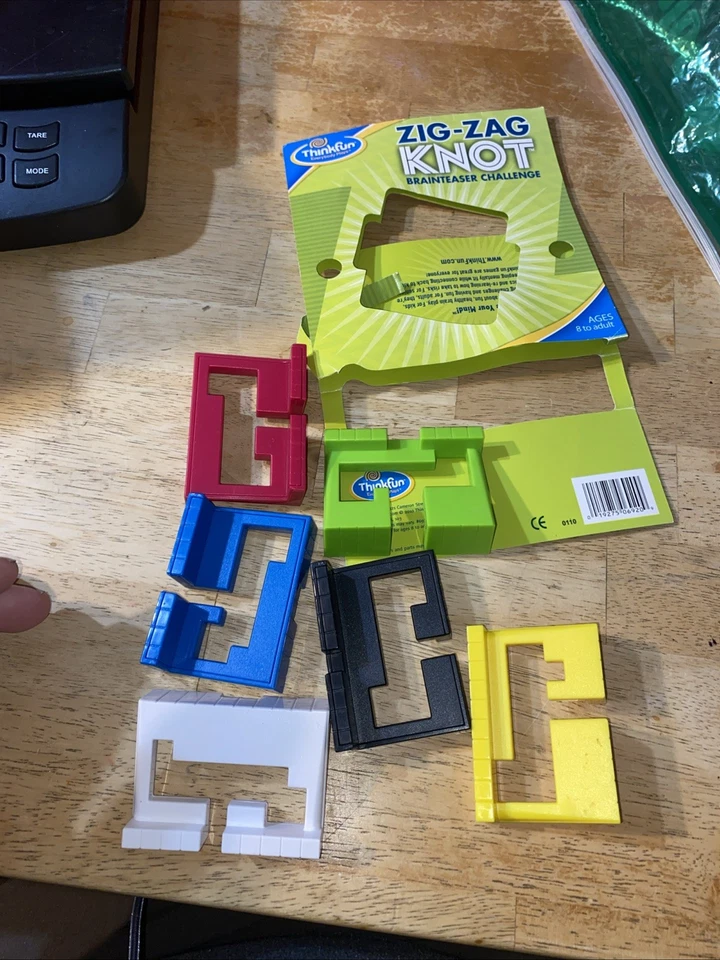 ThinkFun Zig Zag Knot Brainteaser Challenge Ages 8 to Adult NEW - Image 1 of 4