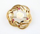 SPILLA IN ORO GIALLO 18 KT CON ROSA IN CORALLO E PIETRE ROSSE