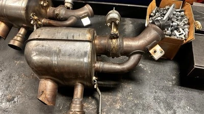 Silenciador Ferrari 458 / California OEM con válvulas - 286595 MUF 152R derecho Foto 1 de 4