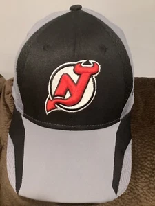 Reebok NHL New Jersey Devils FitMax70 Baseball Cap Hat Adult Hockey Size S/M - Picture 1 of 11
